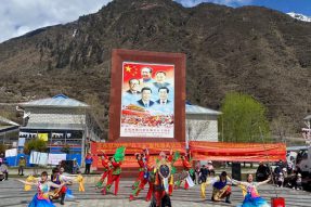 西藏亚东县开展“我为群众办实事”系列志愿服务活动和“五下乡”宣传服务活动