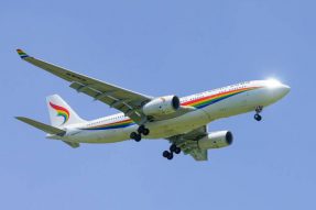 西藏航空执飞航线70余条,预计到2025年末运营航线达140条