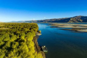昂仁县对5条跨界河湖开展巡河湖工作，改善边界线的河湖生态环境质量