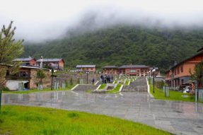 茶马古道驿站东坝民居因地制宜发展果蔬种植助力乡村振兴