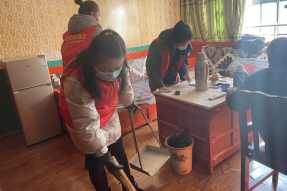西藏洛扎县举行“新春走基层 把关爱送到老人身边”志愿服务活动