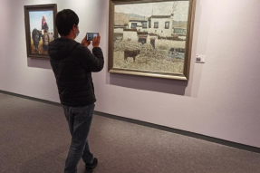 西藏油画学会主席格桑次仁：关注现实生活 创作当随时代