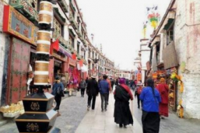 西藏拉萨市民族传统手工业焕发光彩与活力