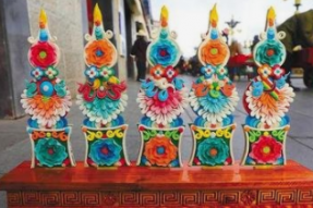 西藏各地群众喜迎藏历水虎新年