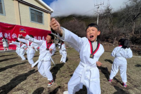 西藏第二届青少年跆拳道素质拓展训练营圆满落幕