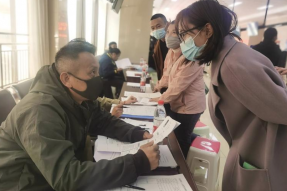 记者探访拉萨用工市场：技术型人才紧缺 月薪过万难招人