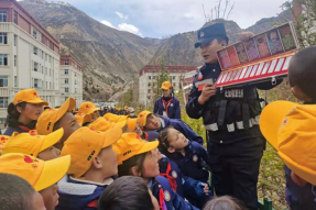 禁毒宣传进校园 西藏那曲在行动