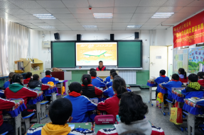 西藏桑日县开展“倡导全民阅读 建设书香桑日”进校园活动