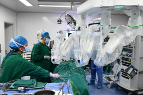 西藏完成首例机器人外科手术