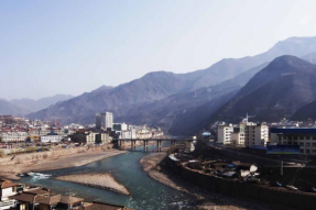 昌都被誉为“藏东明珠”，地处深山峡谷