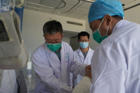 湖北省大骨节病救治工作专班在西藏山南市开展大骨节病救治公益活动