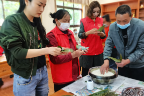 林芝市巴宜区觉木街道积极开展“喜迎二十大 粽香端午情”慰问活动