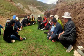 西藏那曲市色尼区人大代表志愿服务队深入虫草采集点开展志愿服务活动