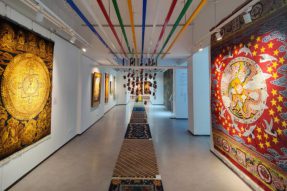 日喀则藏毯艺术展亮相北京798艺术区 探索藏毯发展新模式