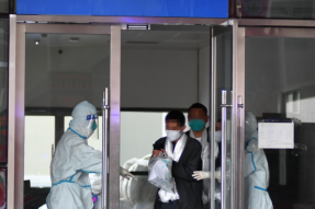 西藏拉萨市方舱医院首批5名无症状感染者出舱